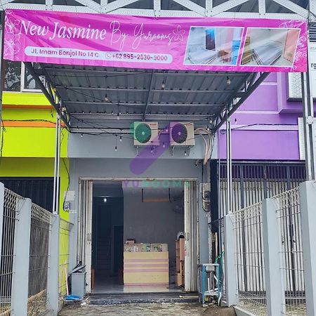 New Jasmine Guest House By Yurooms Blitar Bagian luar foto