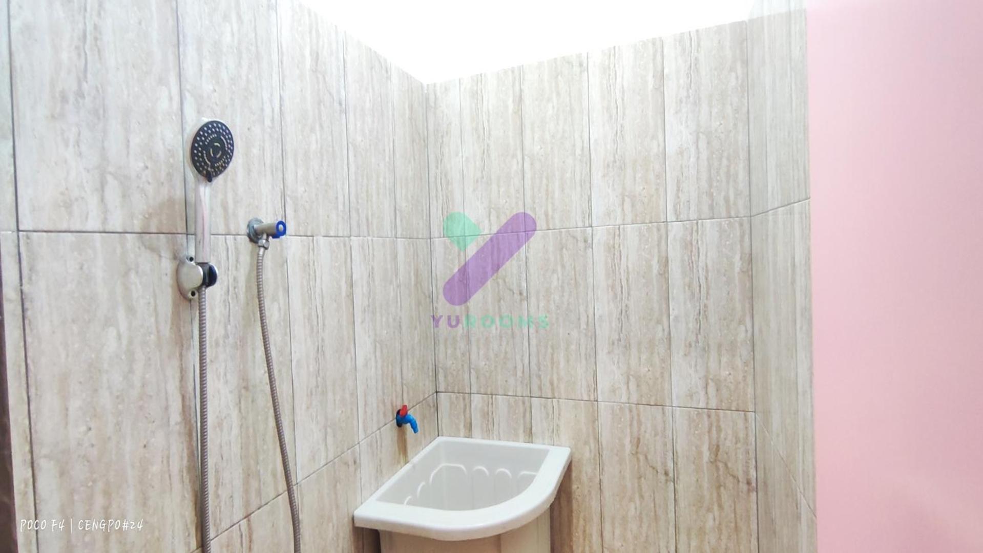 New Jasmine Guest House By Yurooms Blitar Bagian luar foto